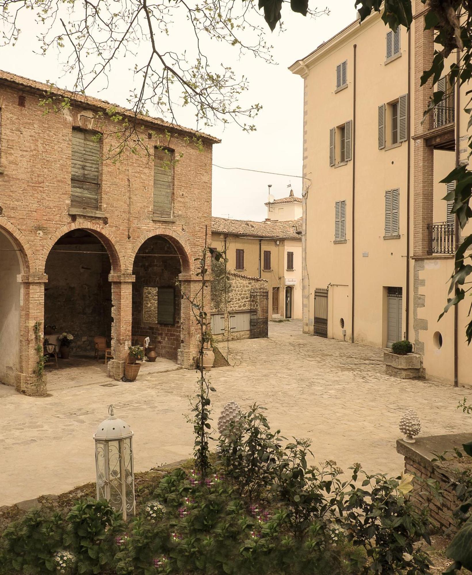 B&B Palazzo Mattei Novafeltria Bagian luar foto
